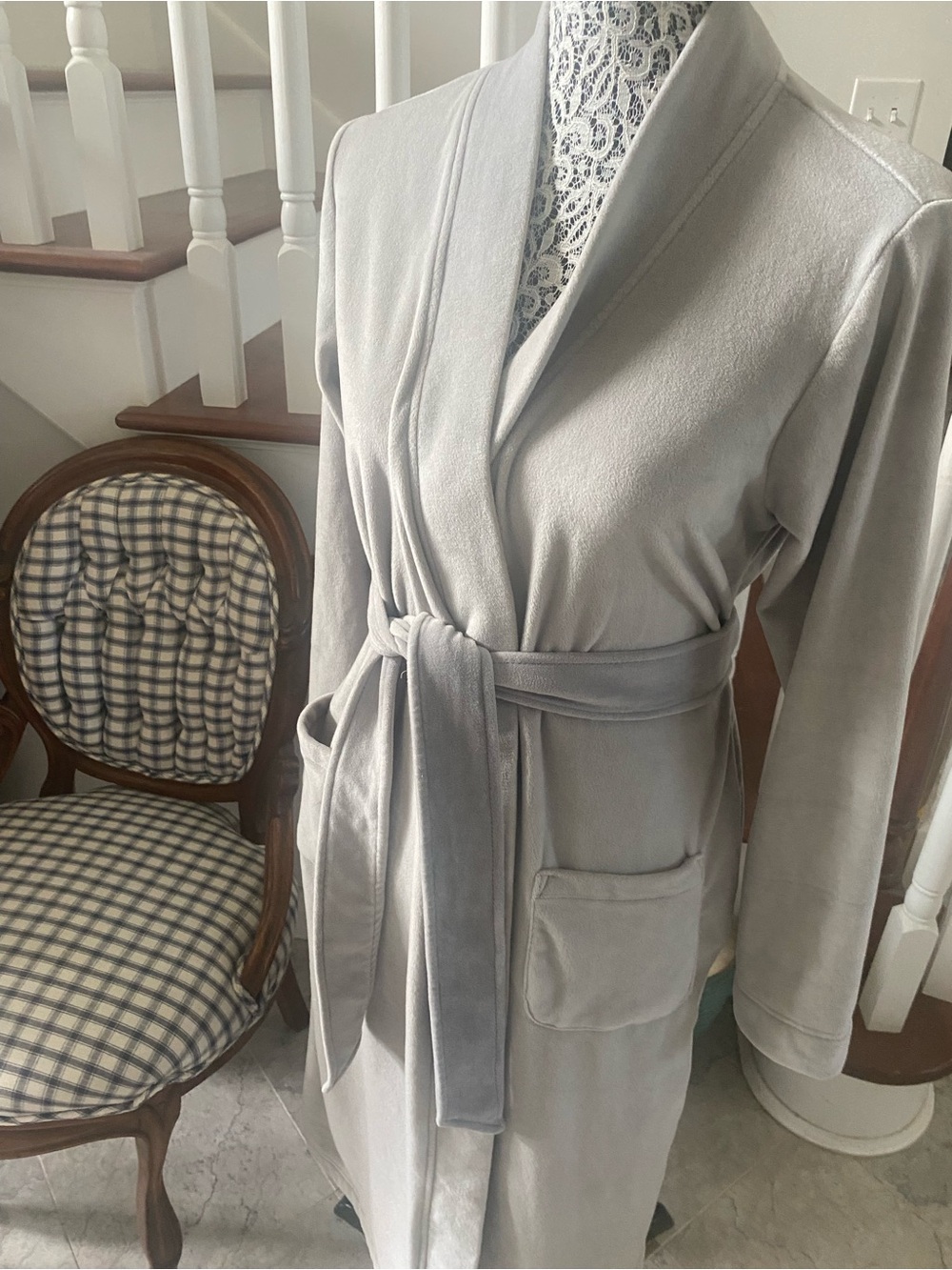 Gillagan & omalley like new robe size XS/S